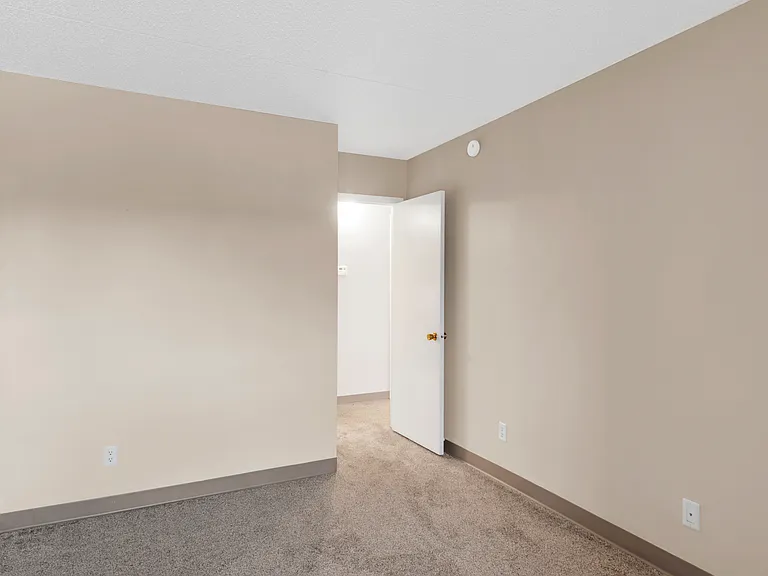 Oakwood Apartments — Photo 49