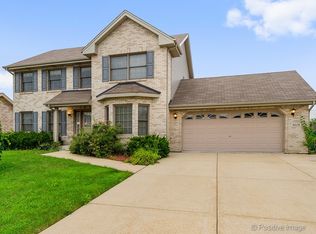 9028 Witham Ln, Woodridge, IL 60517