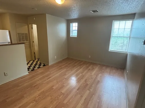 215 W Fairview St, Tulsa, OK