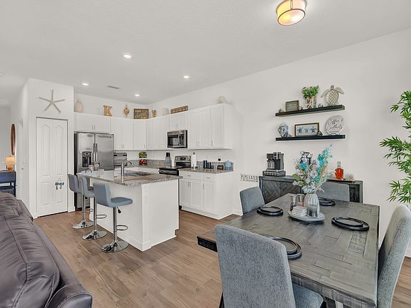 5th image of 9842 E Villa Cir