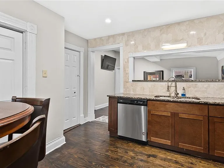 867 Beecher St SW — Photo 39