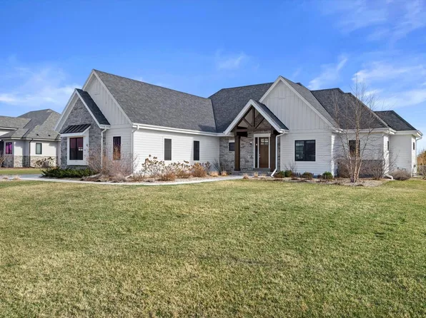 239 Four Winds COURT, Hartland, WI 53029