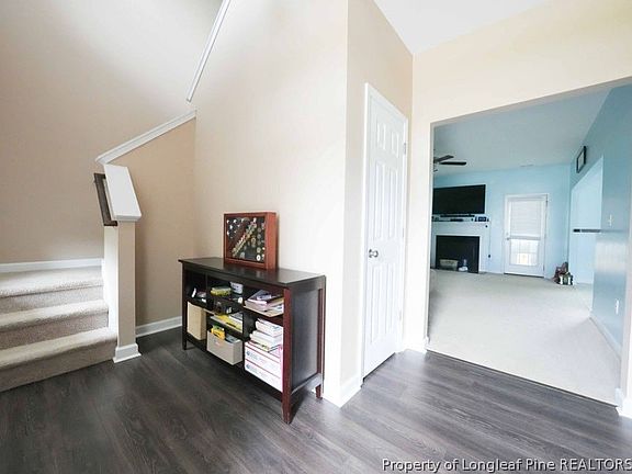 4th image of 401 Brownstone Dr