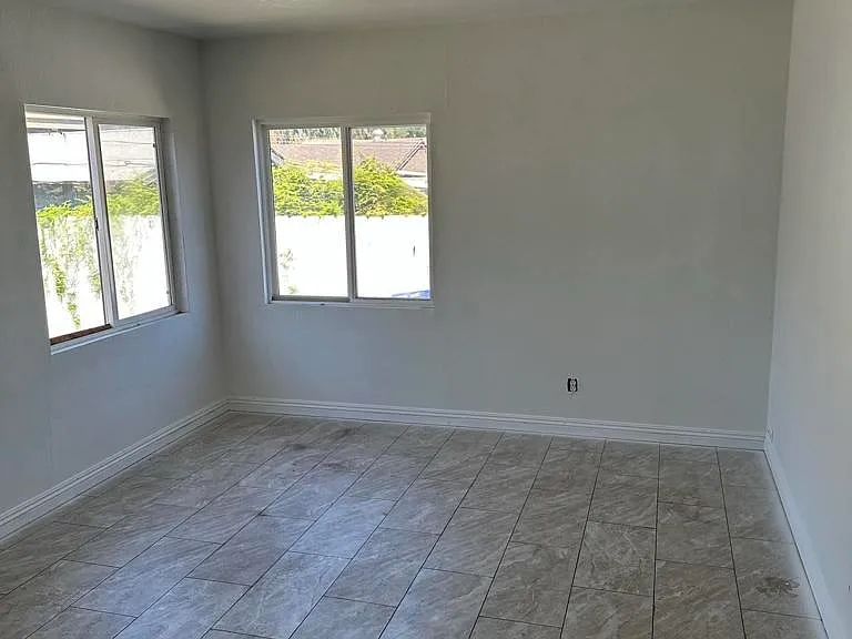 3811 Birch St — Photo 4