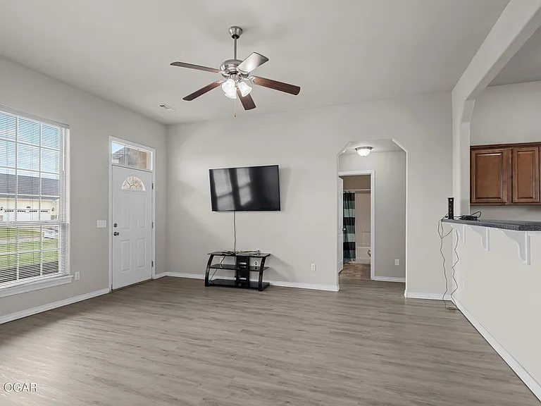 2044 Mississippi Ave — Photo 5