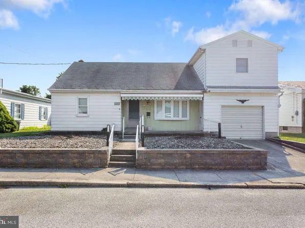 120 S Orange St, New Oxford, PA 17350