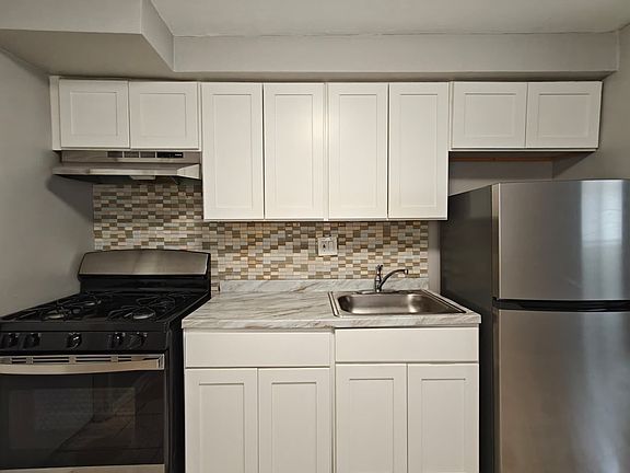 5th image of 7108 Oxford Ave #41