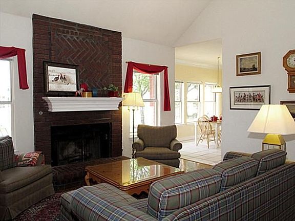 4th image of 1396 Fairhaven Dr