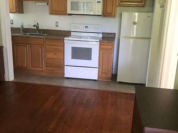 4th image of 109 1/2 Matoaka Ct APT B