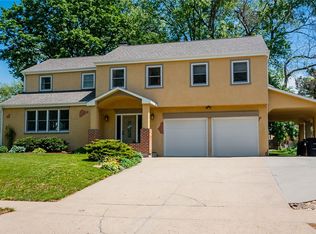 953 40th St, West Des Moines, IA 50265