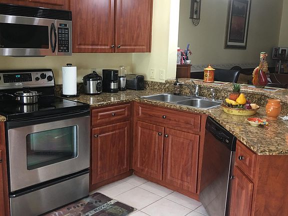 2nd image of 10106 Belleville Pl #10106