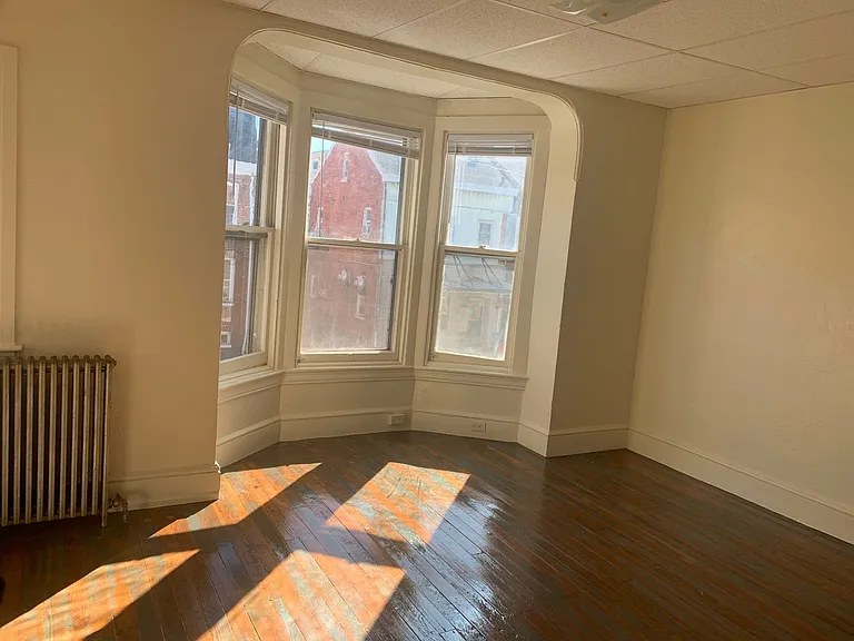 625 E Market St #2 — Photo 6