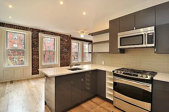 125 East 4th Street — Photo 1