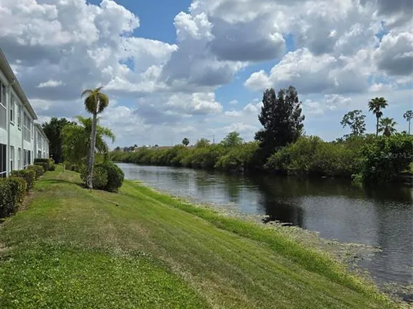 5725 Greenwood Ave APT 5201, North Port, FL 34287