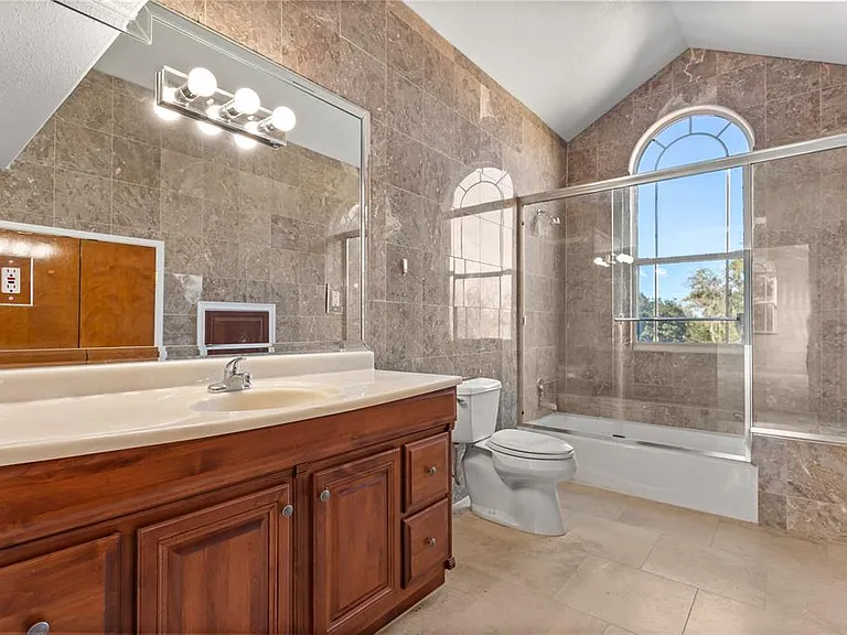 1501 Lake Markham Rd — Photo 86