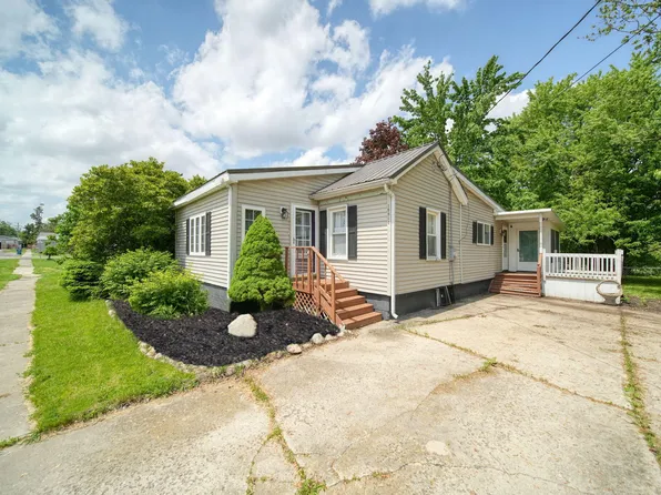 10913 Railroad St, Clayton, MI 49235