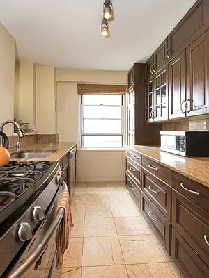 Sold by Sotheby's International Realty | media 3