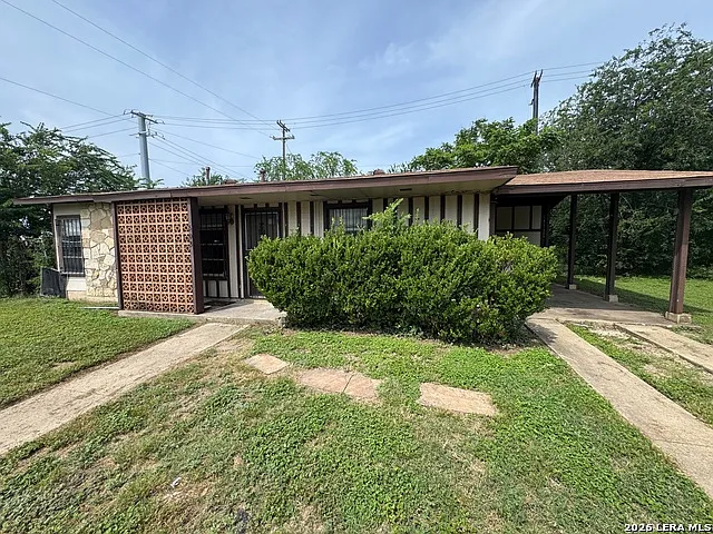 503 Yellow Wood Dr — Photo 2