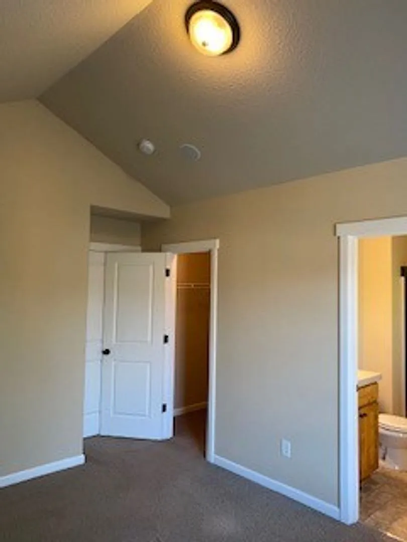 3 Bedroom and 2 1/2 bath Single Family Home with Large Bonus Room — Photo 4