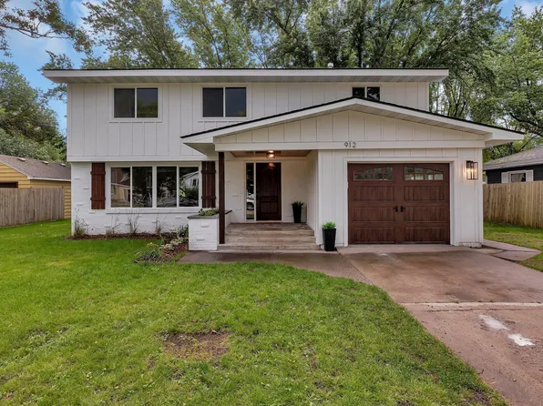 912 3rd St S, Cold Spring, MN 56320