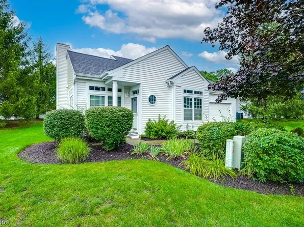 3453 E Prescott Cir, Cuyahoga Falls, OH 44223