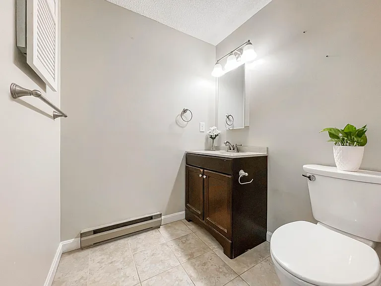 5 Dresden Ct — Photo 46