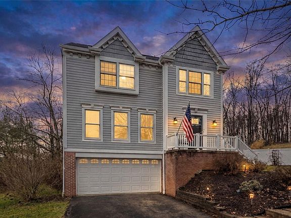 2nd image of 532 Brookfield Ct