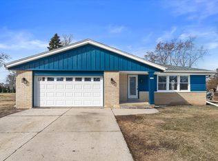 5389 S 51st St, Greendale, WI 53129