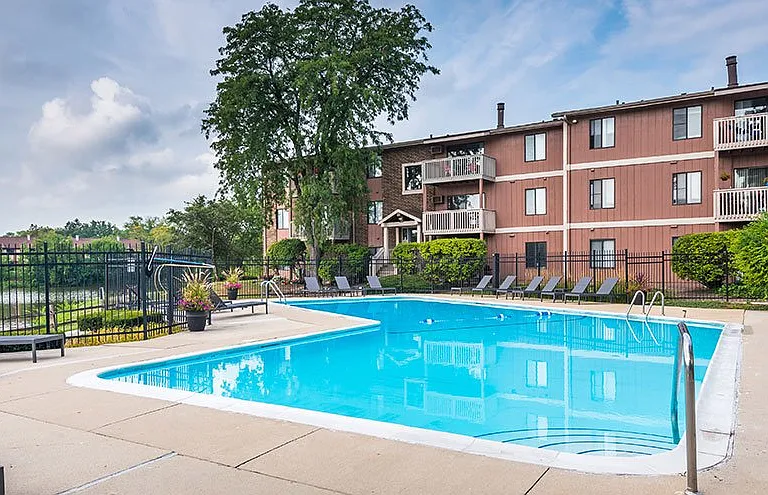 Lakeside at Wheaton Apartments — Photo 49