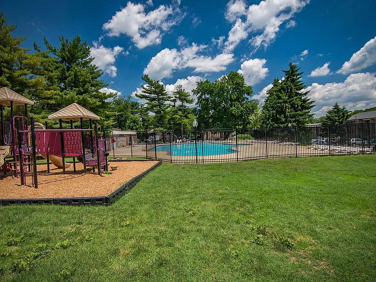 Maplewood Villas Apartments Playground 01