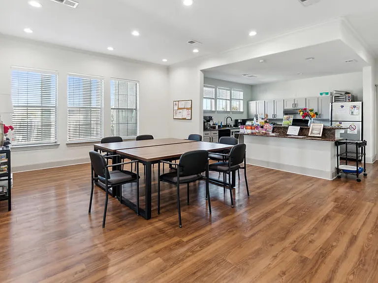 The Sorento Apartments — Photo 15