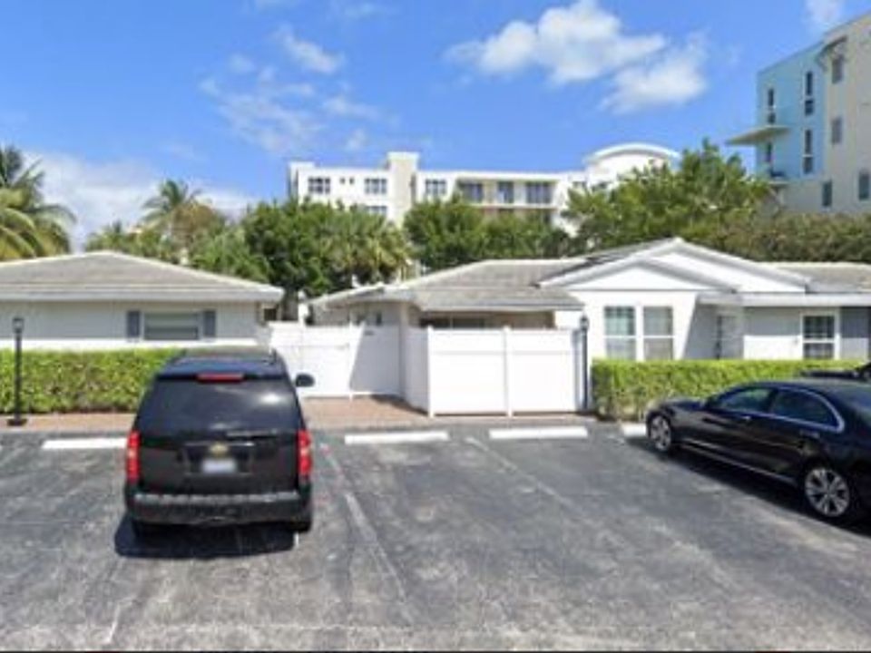 1st image of 40 SE 19th Ave APT 114