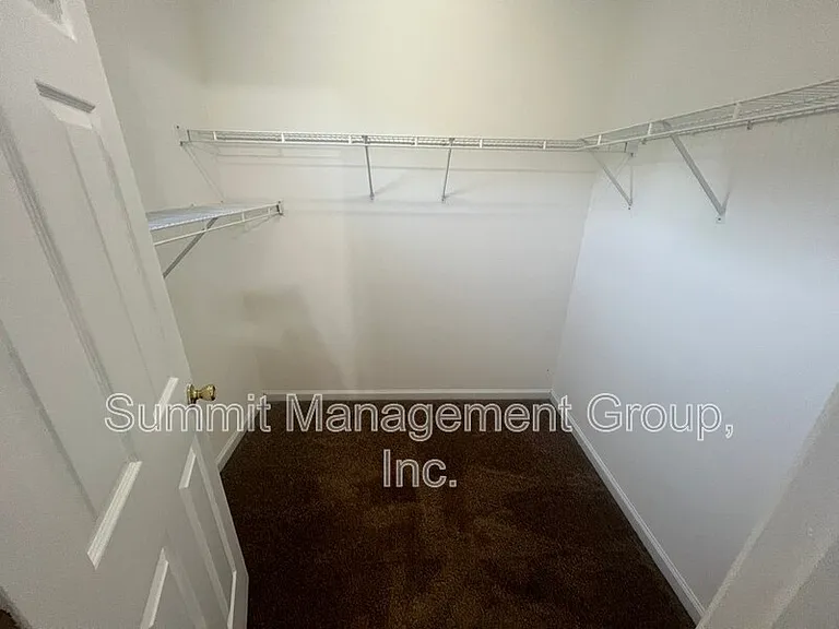 2810 Lakeside Cir — Photo 11
