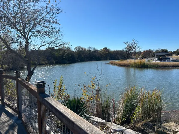 2820 Lucky Pepper Dr, Granbury, TX 76049