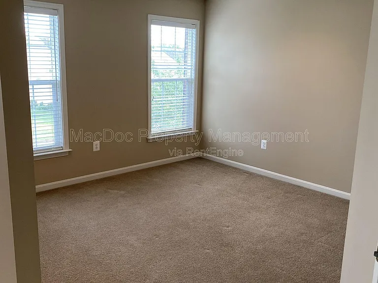 121 Riggs Rd — Photo 40