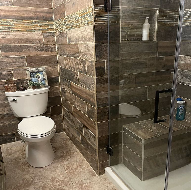 975 Kingswood Ln - Property Image