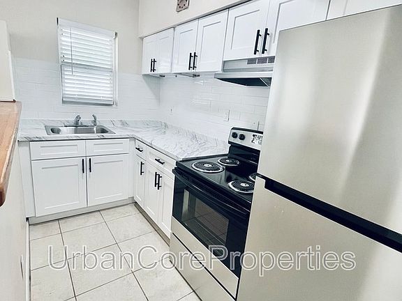 3rd image of 115 7th Ave N APT 10