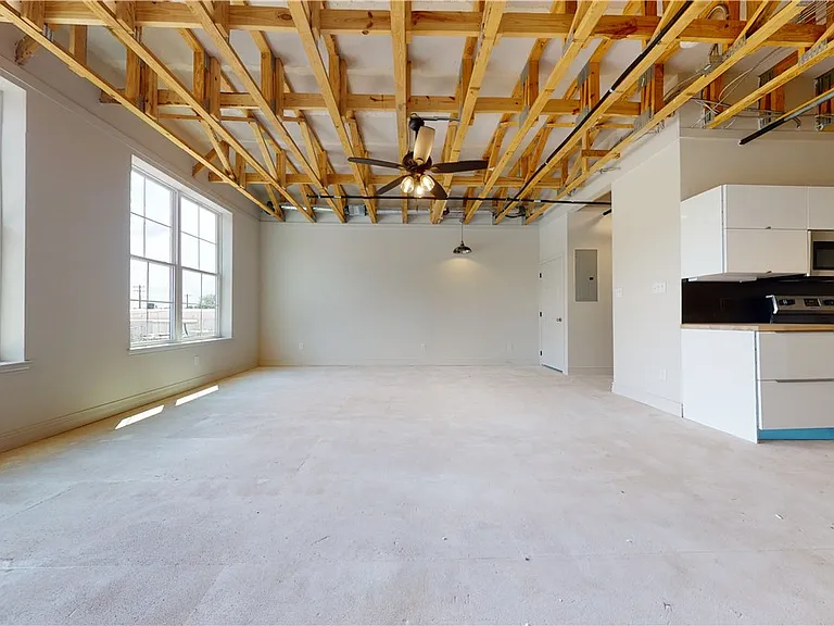 305 W 27th St #227 — Photo 6