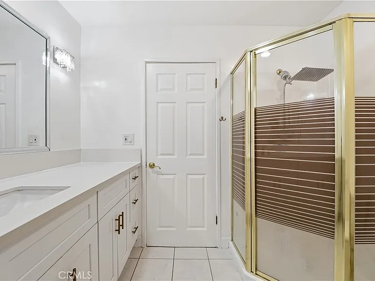 5301 Balboa Blvd #F7 — Photo 20