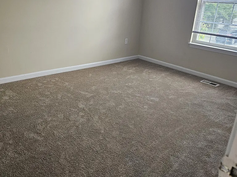 304 Emily Ln — Photo 8