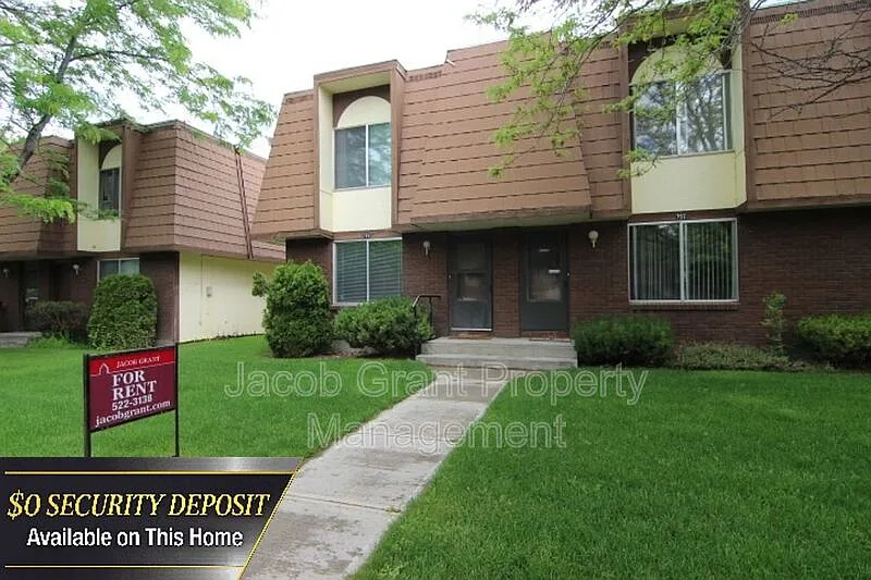 2 bed, 1.5 bath, 1200 sqft, $1,150 — Photo 1