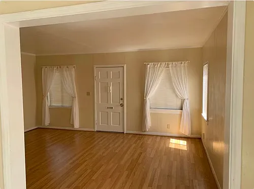 14116 Sylvan St Photo 1