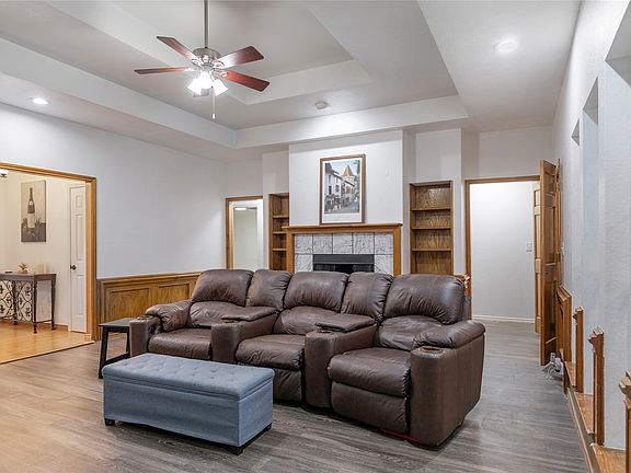 3rd image of 2108 Oakmeadow Pl