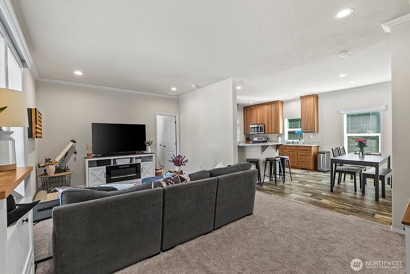 4th image of 12813 Ridge Cir E