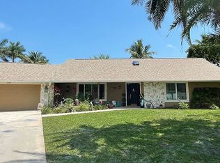 3055 NE Loquat Ln, Jensen Beach, FL 34957