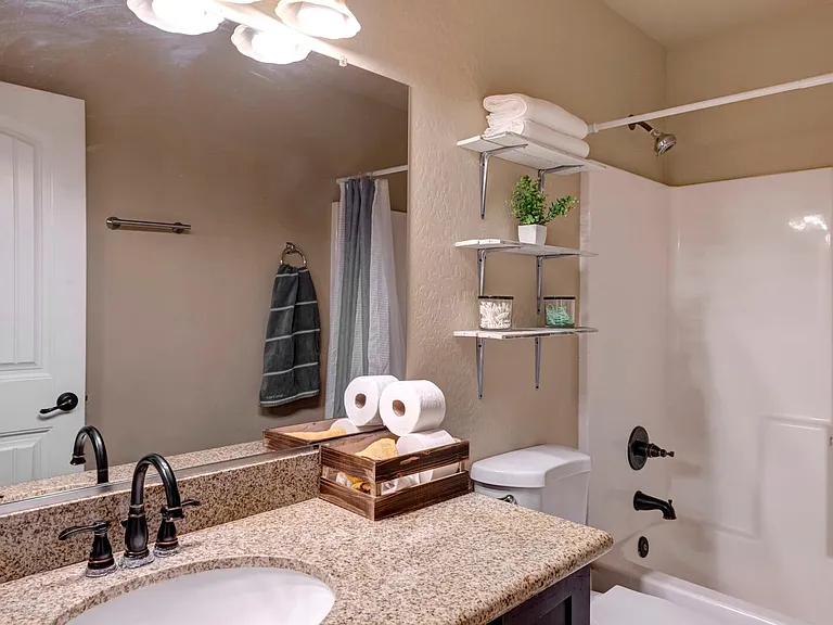 1650 E 5th Ave #101 — Photo 14