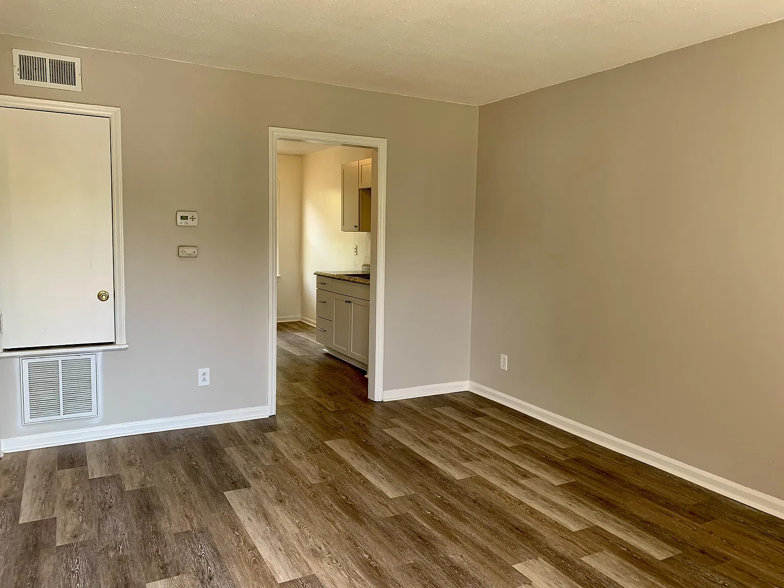 1437 Landis Avenue - 10 — Photo 4