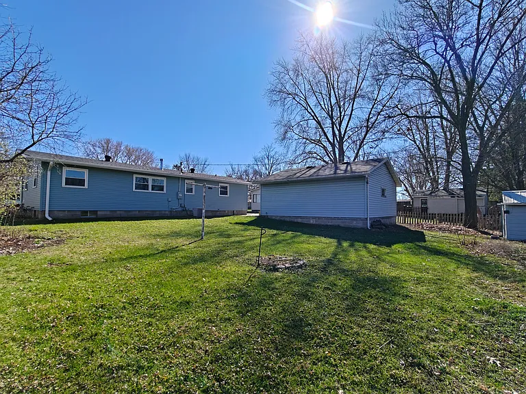 2212 Bartlett Ave — Photo 6