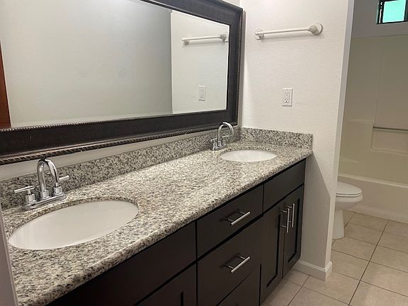 3rd image of 3615 Majestic Ave #1