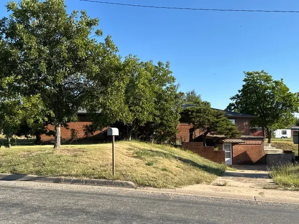 1200 E Harvester Ave, Pampa, TX 79065